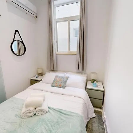 Seaside Steps Away From The Sea شقة