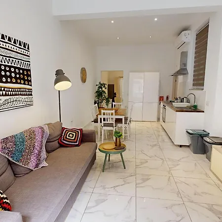 Seaside Steps Away From The Sea * Gzira