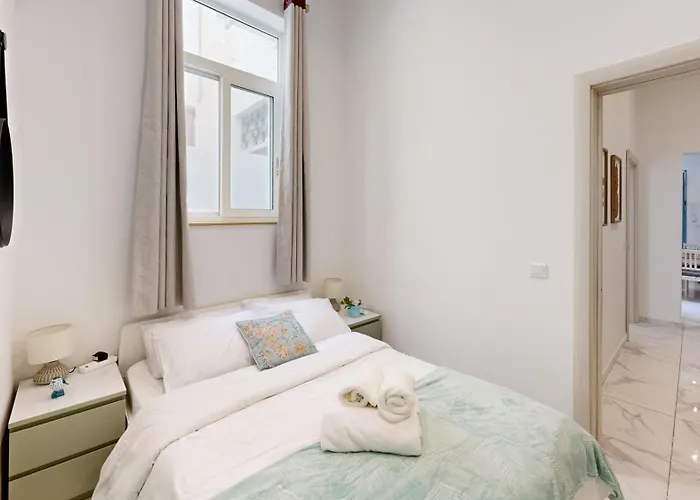 아파트 Seaside Steps Away From The Sea