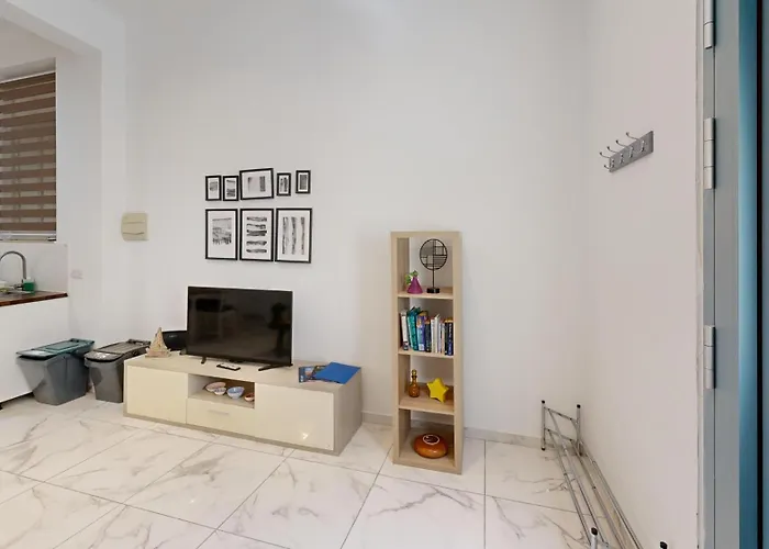 Seaside Steps Away From The Sea 아파트 *