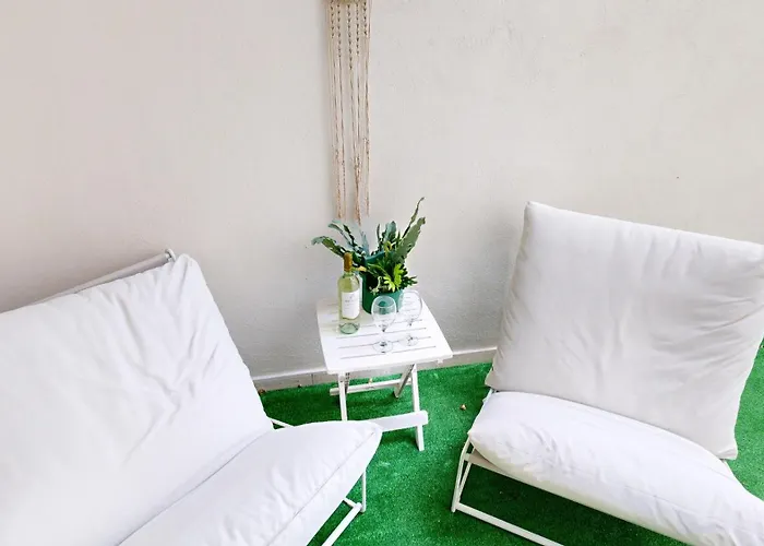 아파트 Seaside Steps Away From The Sea *